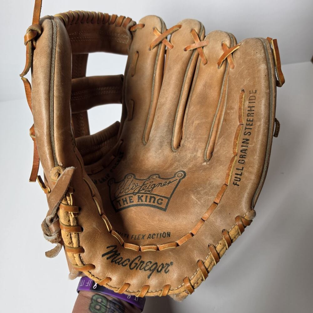 MacGregor Eddie Feigner "The King" Softball Glove SB6 Deep Grip Right Hand Throw